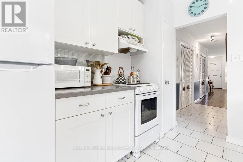 186 CEDRIC AVENUE Image 20