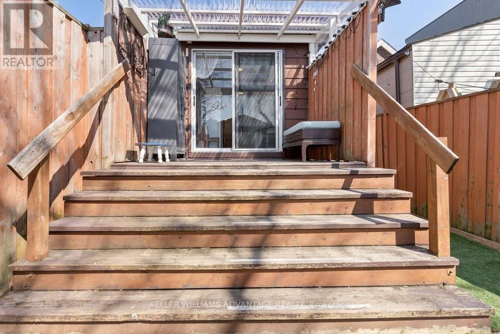 186 CEDRIC AVENUE Image 25