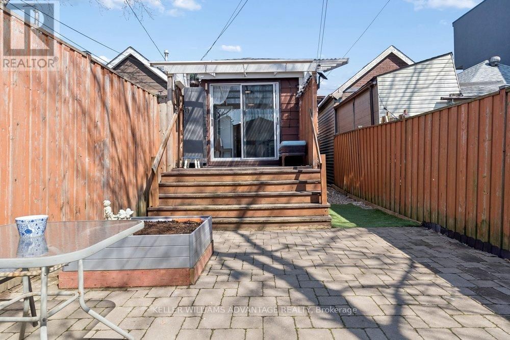 186 CEDRIC AVENUE Image 29