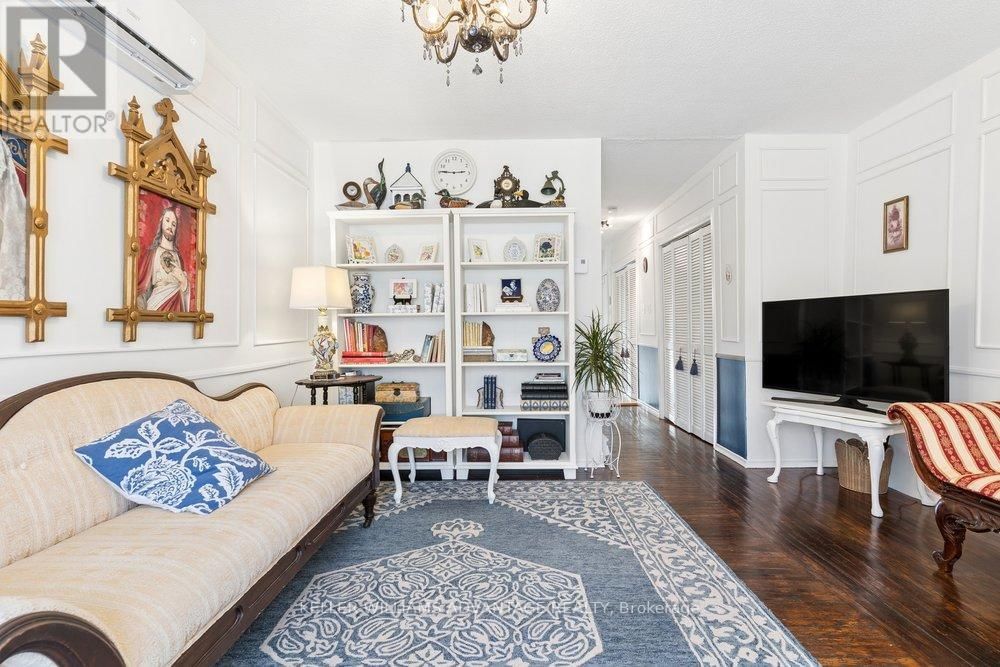 186 CEDRIC AVENUE Image 6