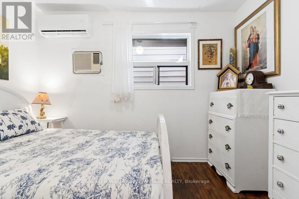 186 CEDRIC AVENUE Image 9