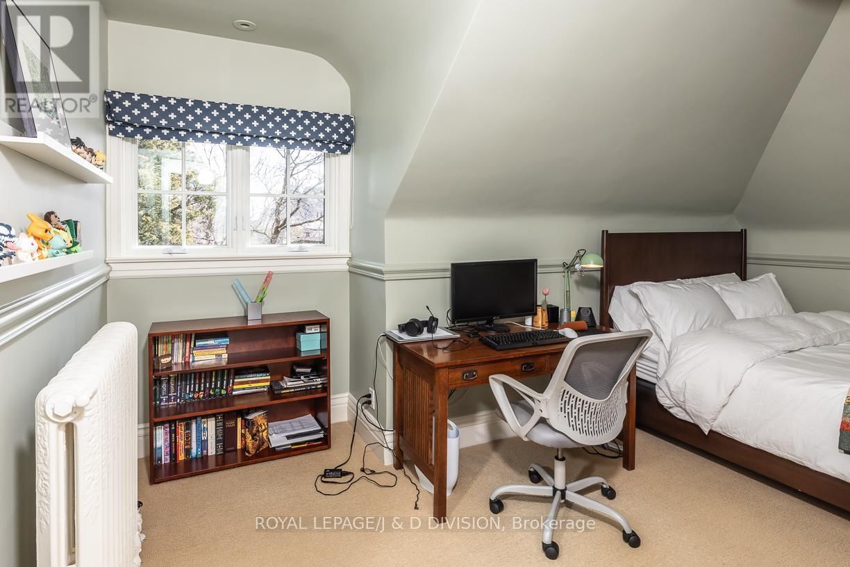 17 PARKWOOD AVENUE Image 43