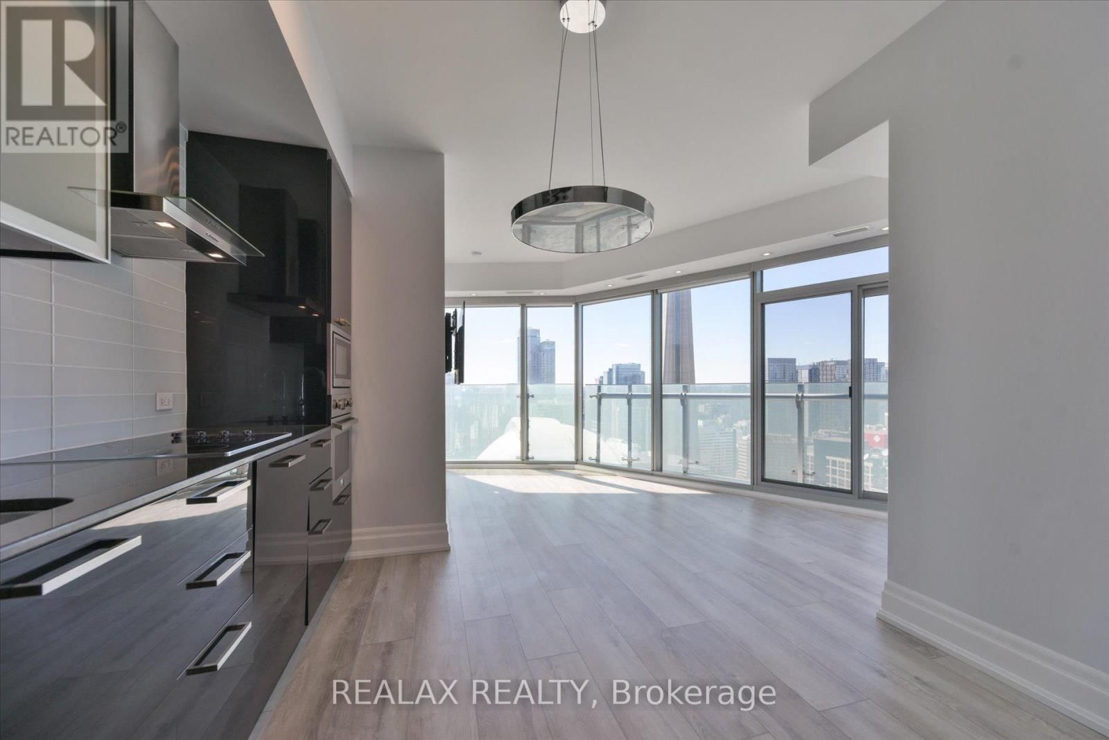 4007 - 12 YORK STREET Image 1