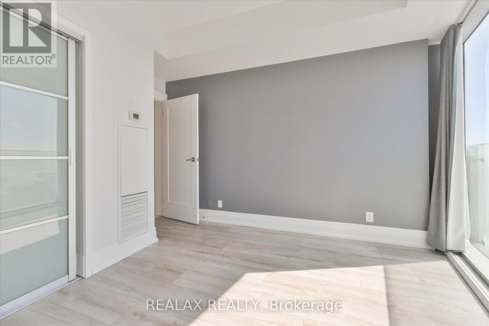 4007 - 12 YORK STREET Image 13