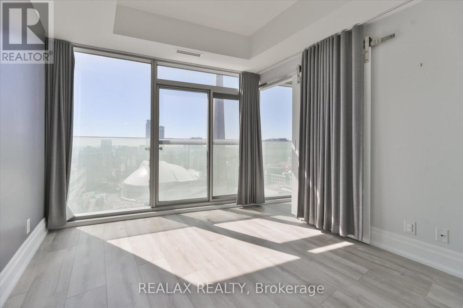 4007 - 12 YORK STREET Image 14