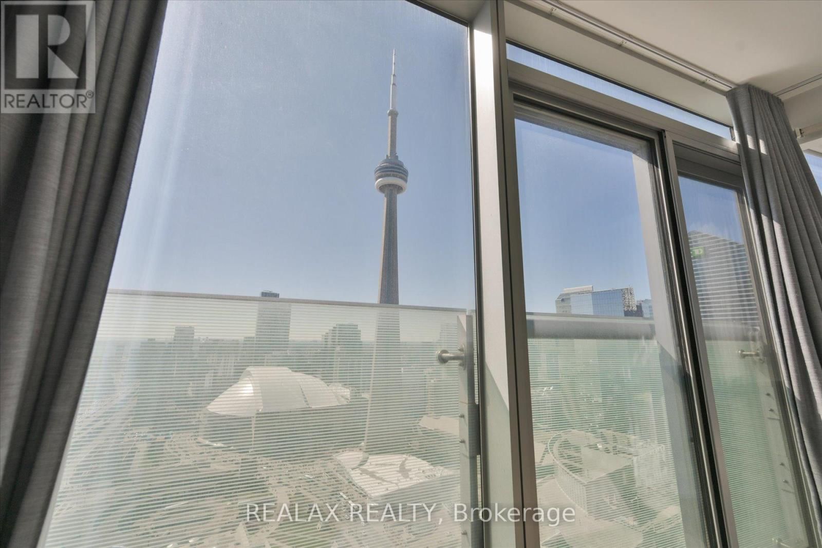 4007 - 12 YORK STREET Image 16