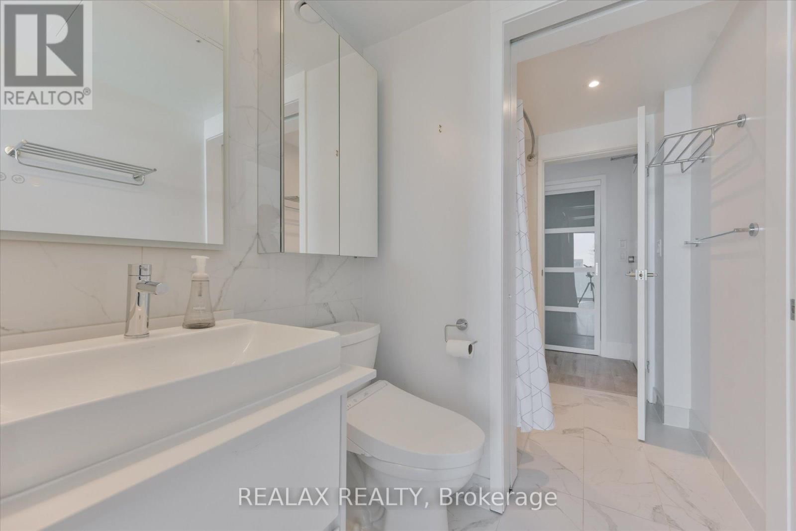 4007 - 12 YORK STREET Image 17