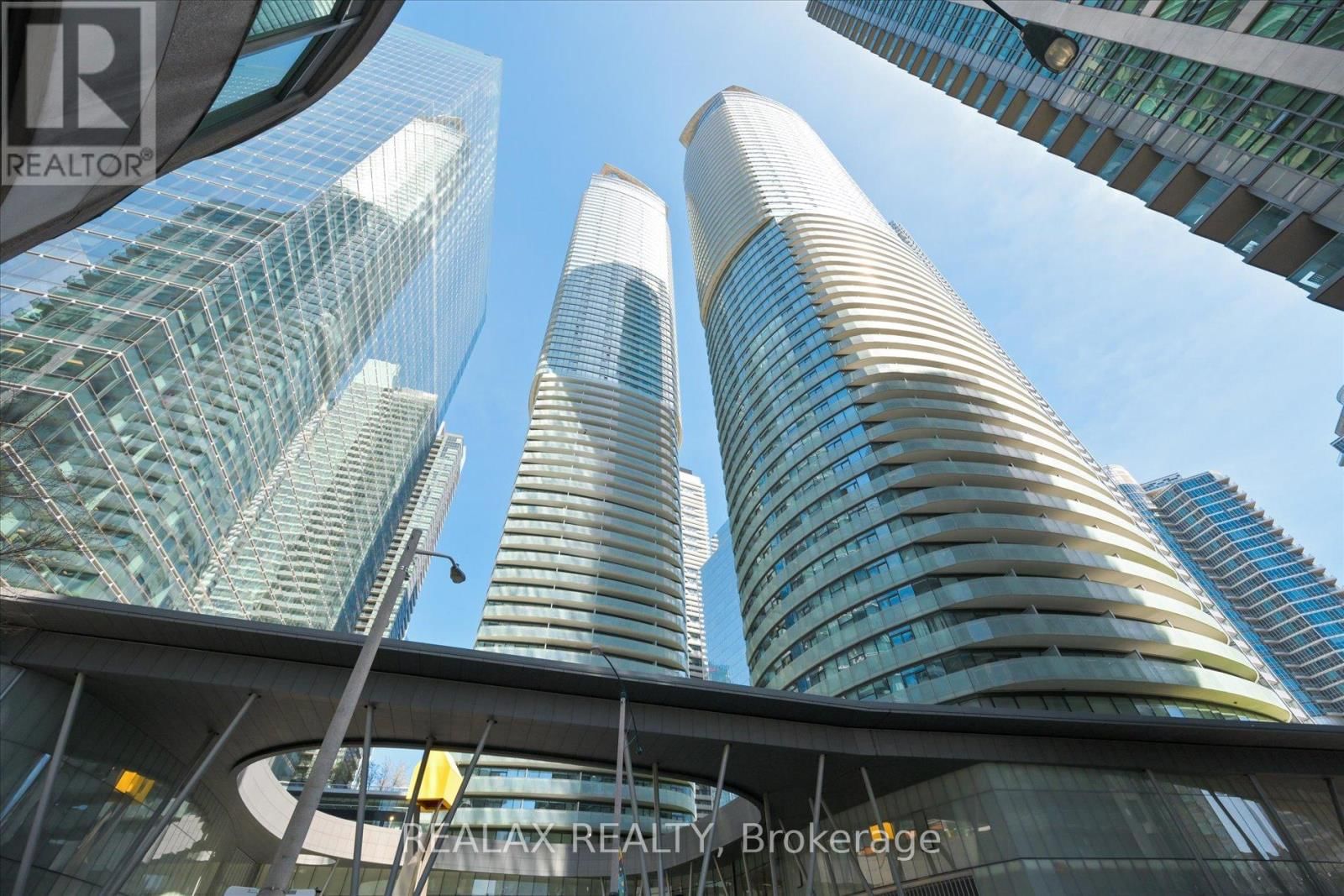 4007 - 12 YORK STREET Image 27