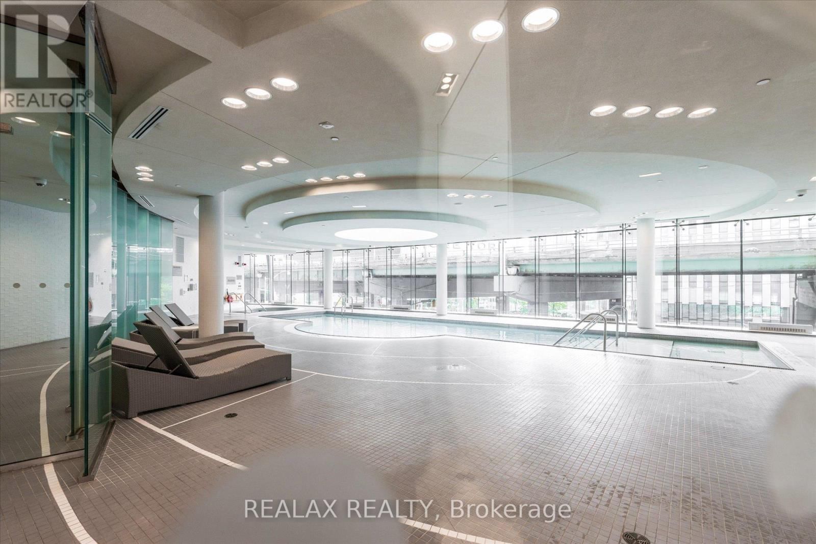 4007 - 12 YORK STREET Image 28