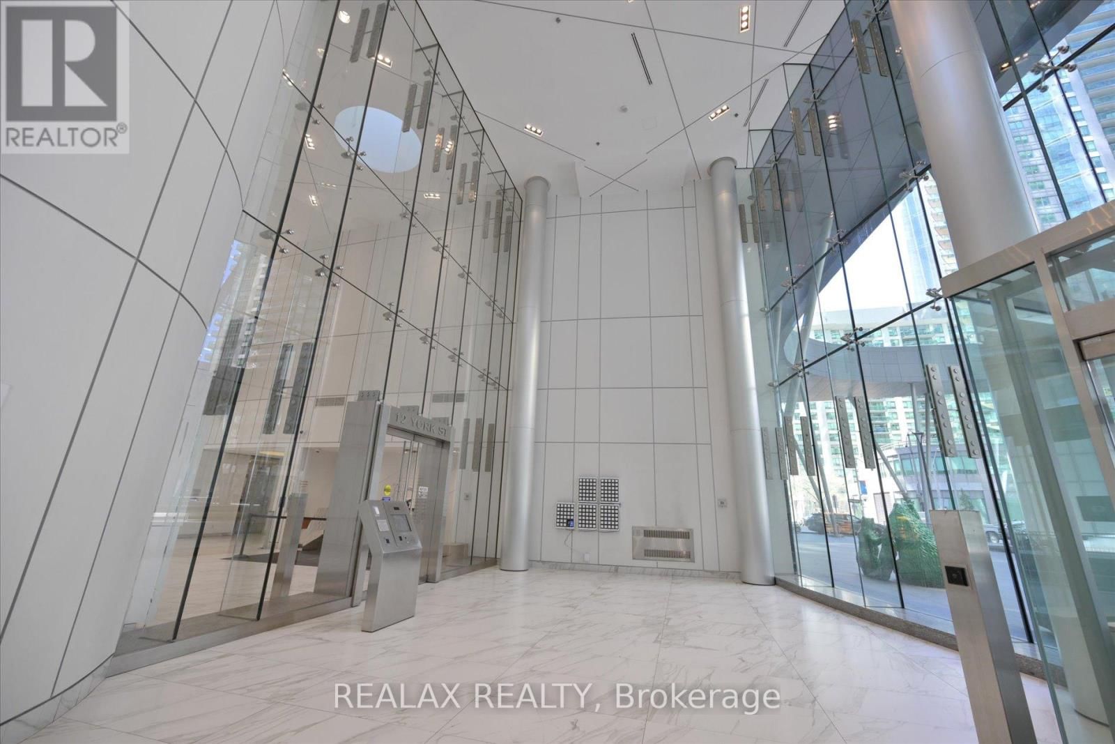 4007 - 12 YORK STREET Image 30