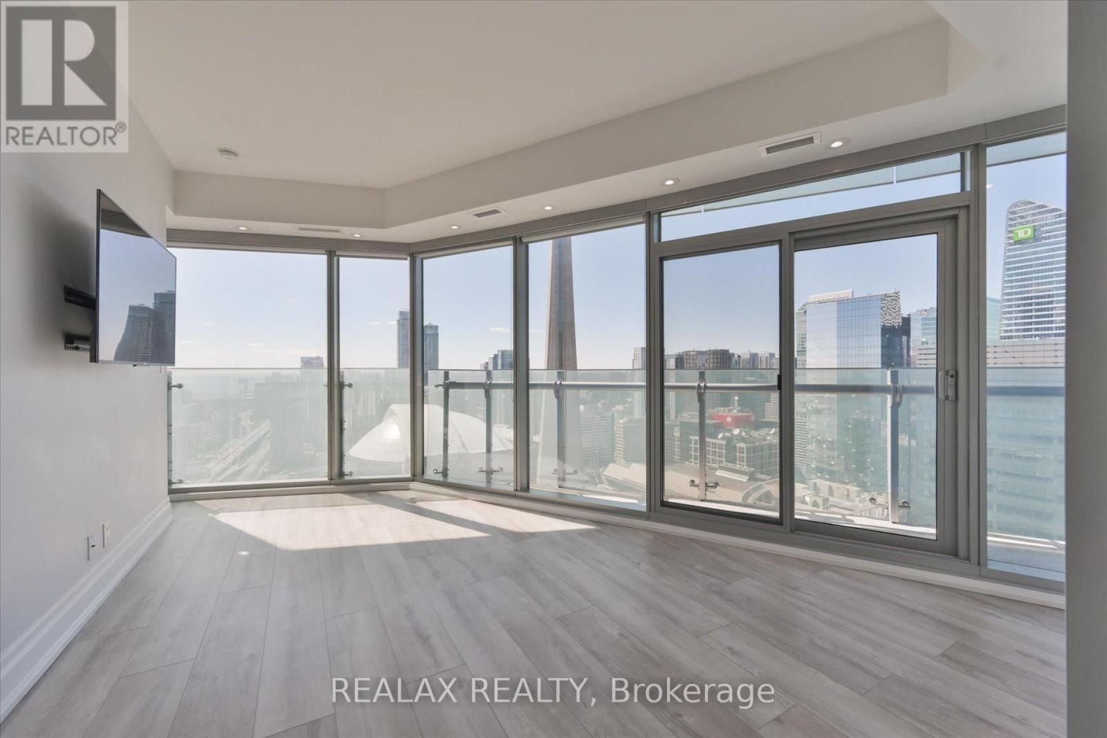 4007 - 12 YORK STREET Image 6