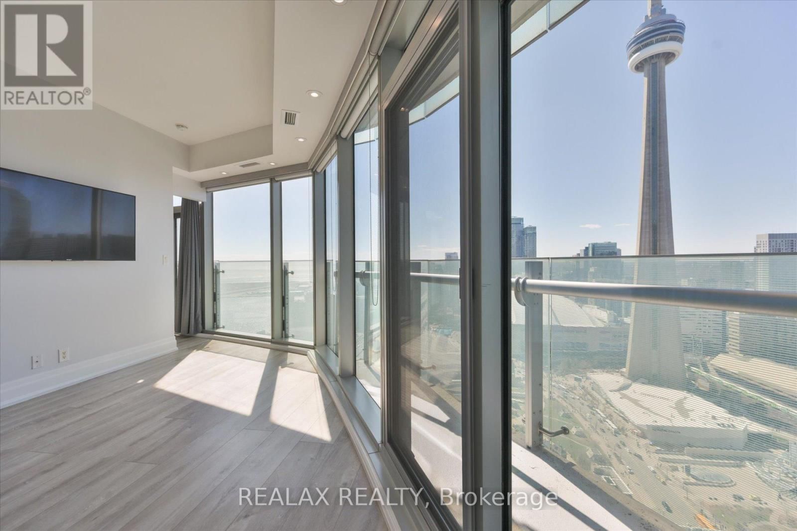 4007 - 12 YORK STREET Image 9