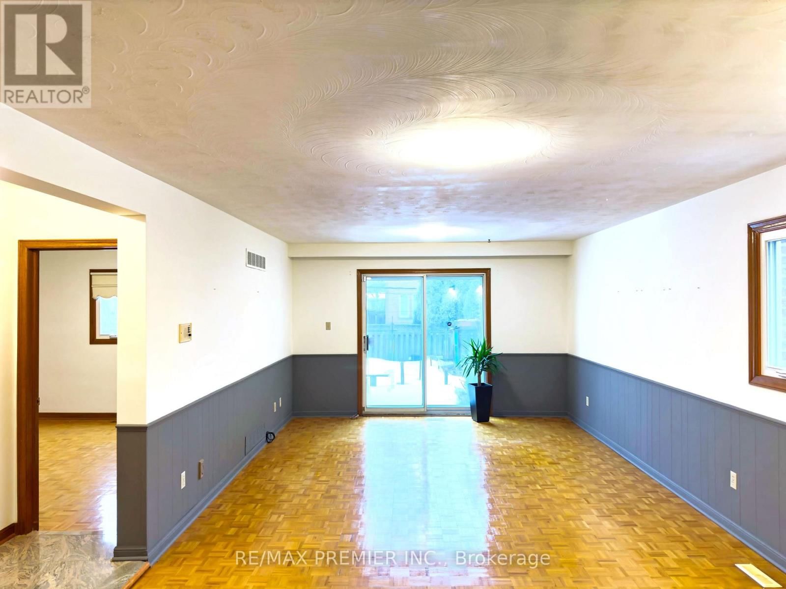 Main - 56 FAIRCHILD AVENUE Image 11