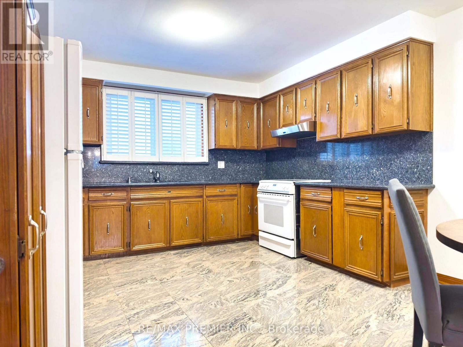 Main - 56 FAIRCHILD AVENUE Image 13