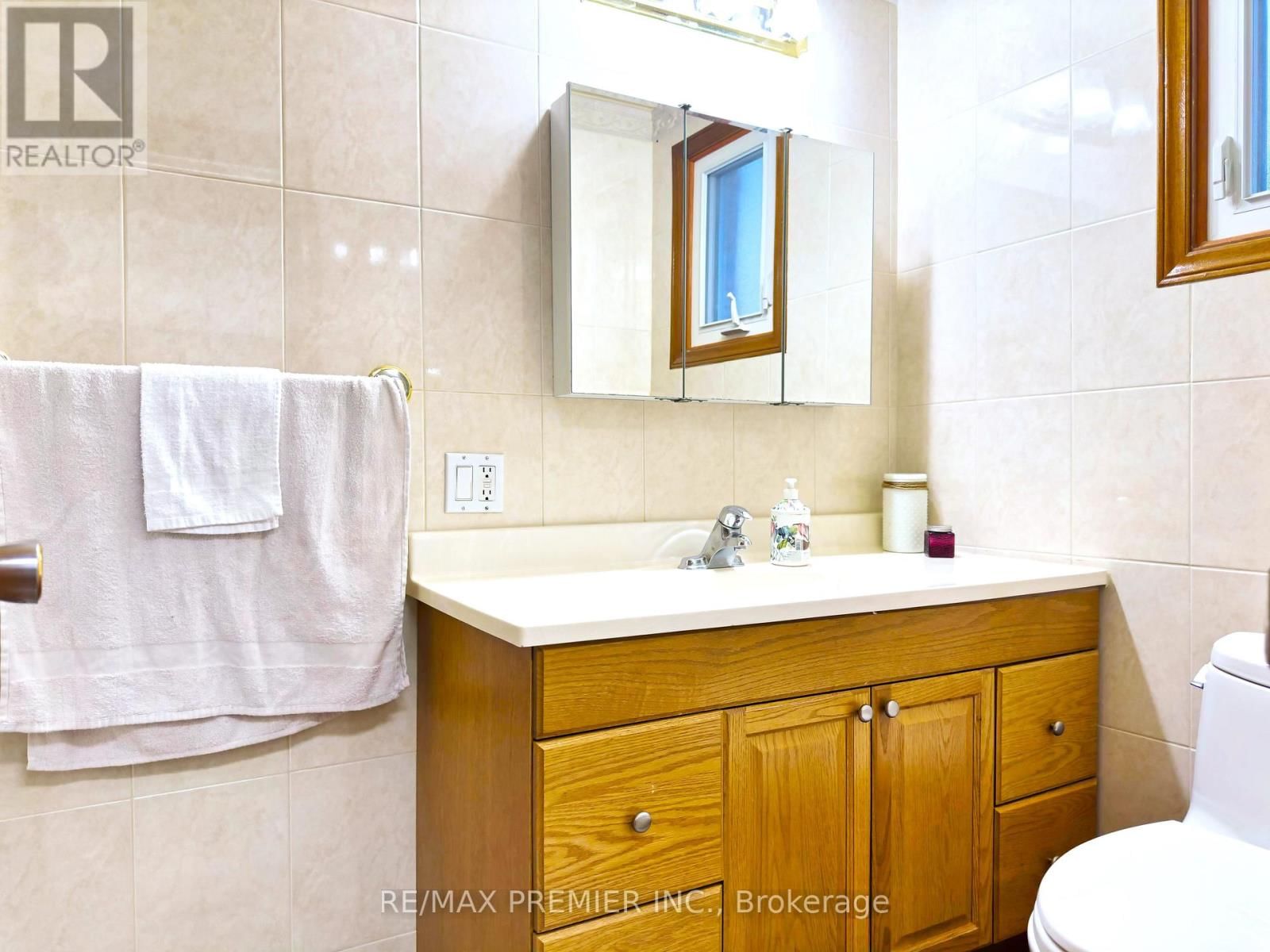 Main - 56 FAIRCHILD AVENUE Image 19