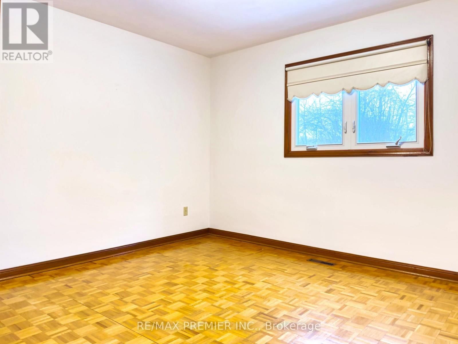 Main - 56 FAIRCHILD AVENUE Image 21