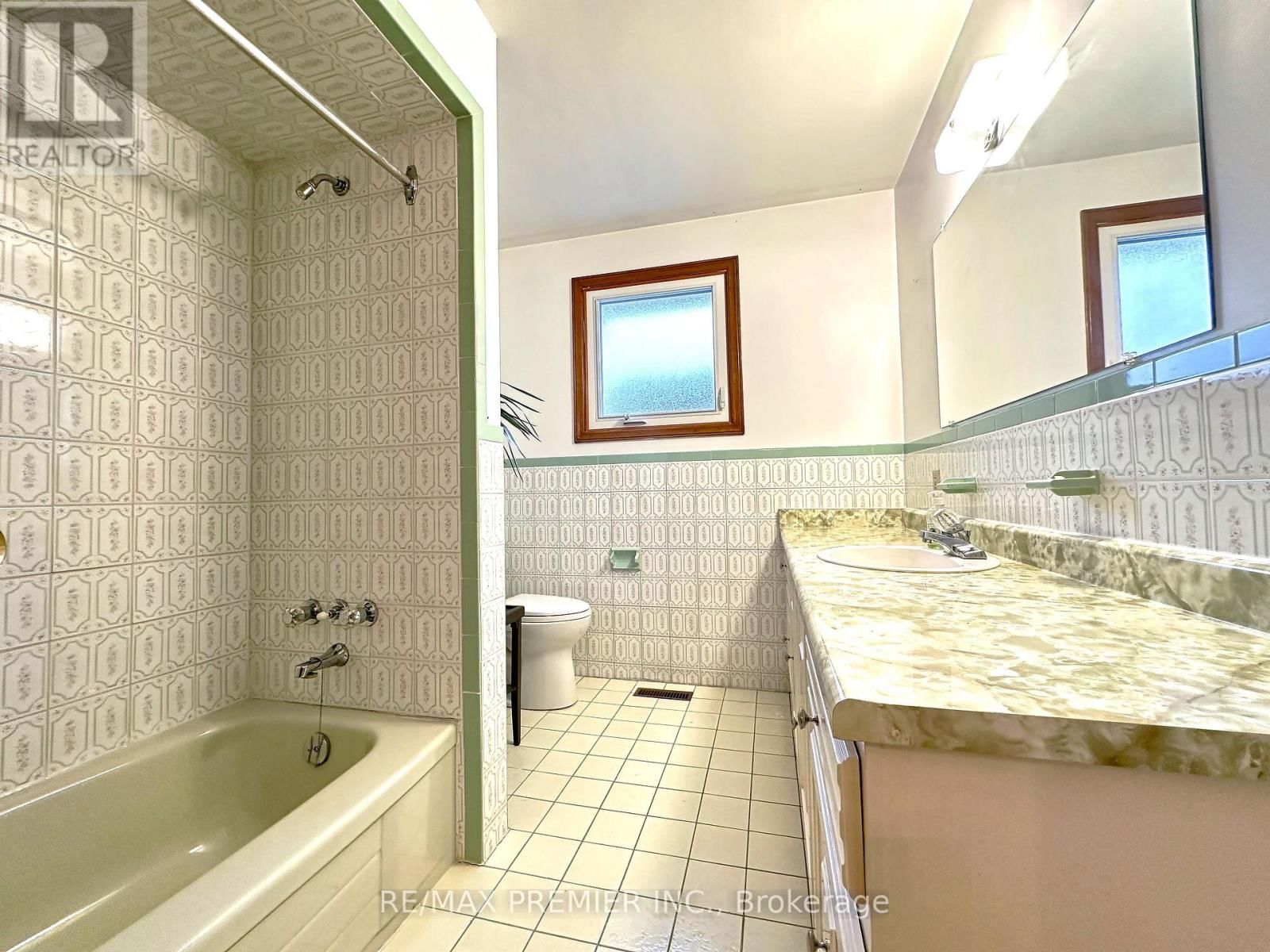 Main - 56 FAIRCHILD AVENUE Image 26