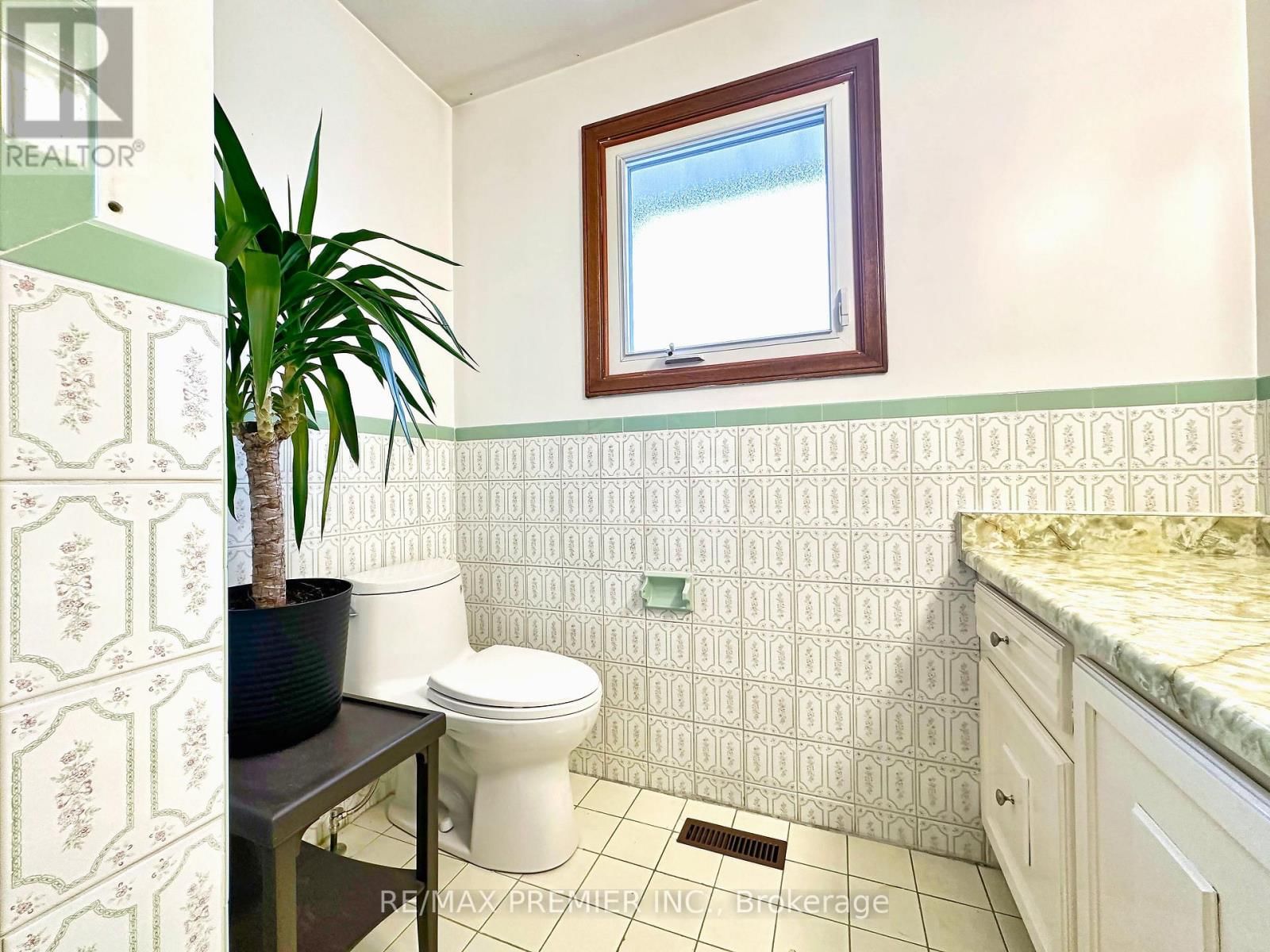 Main - 56 FAIRCHILD AVENUE Image 28