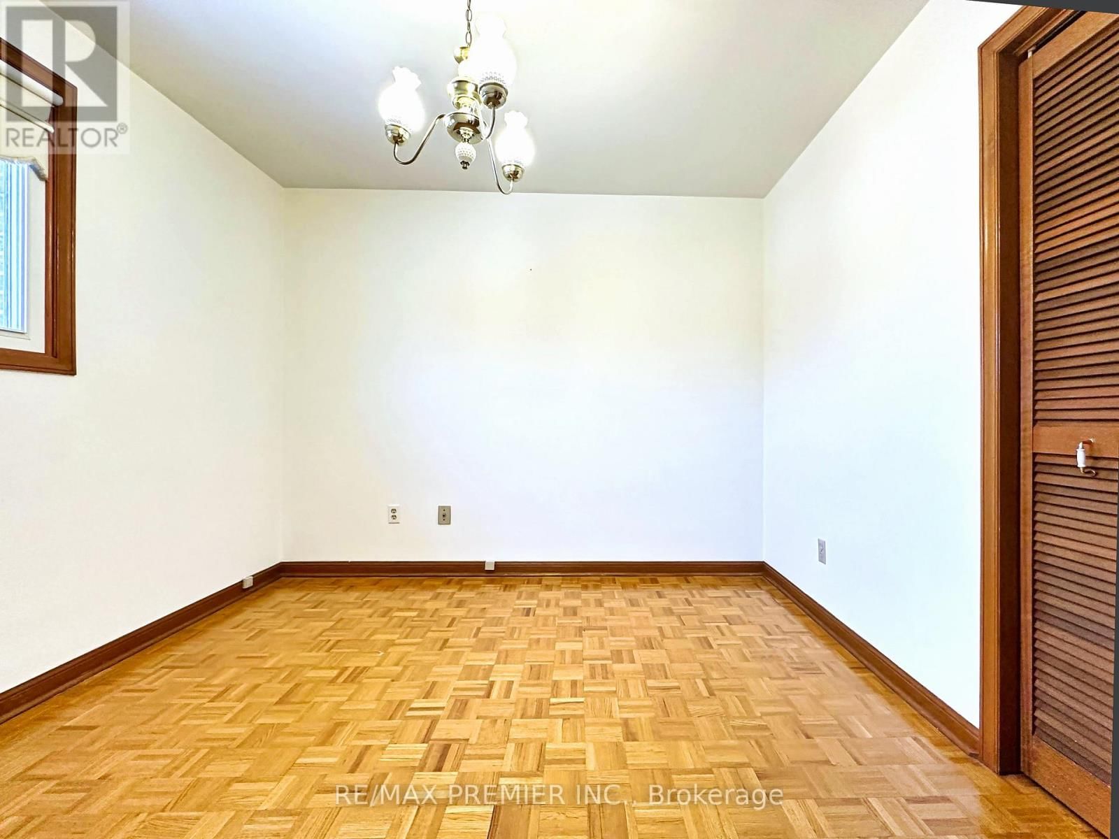 Main - 56 FAIRCHILD AVENUE Image 34