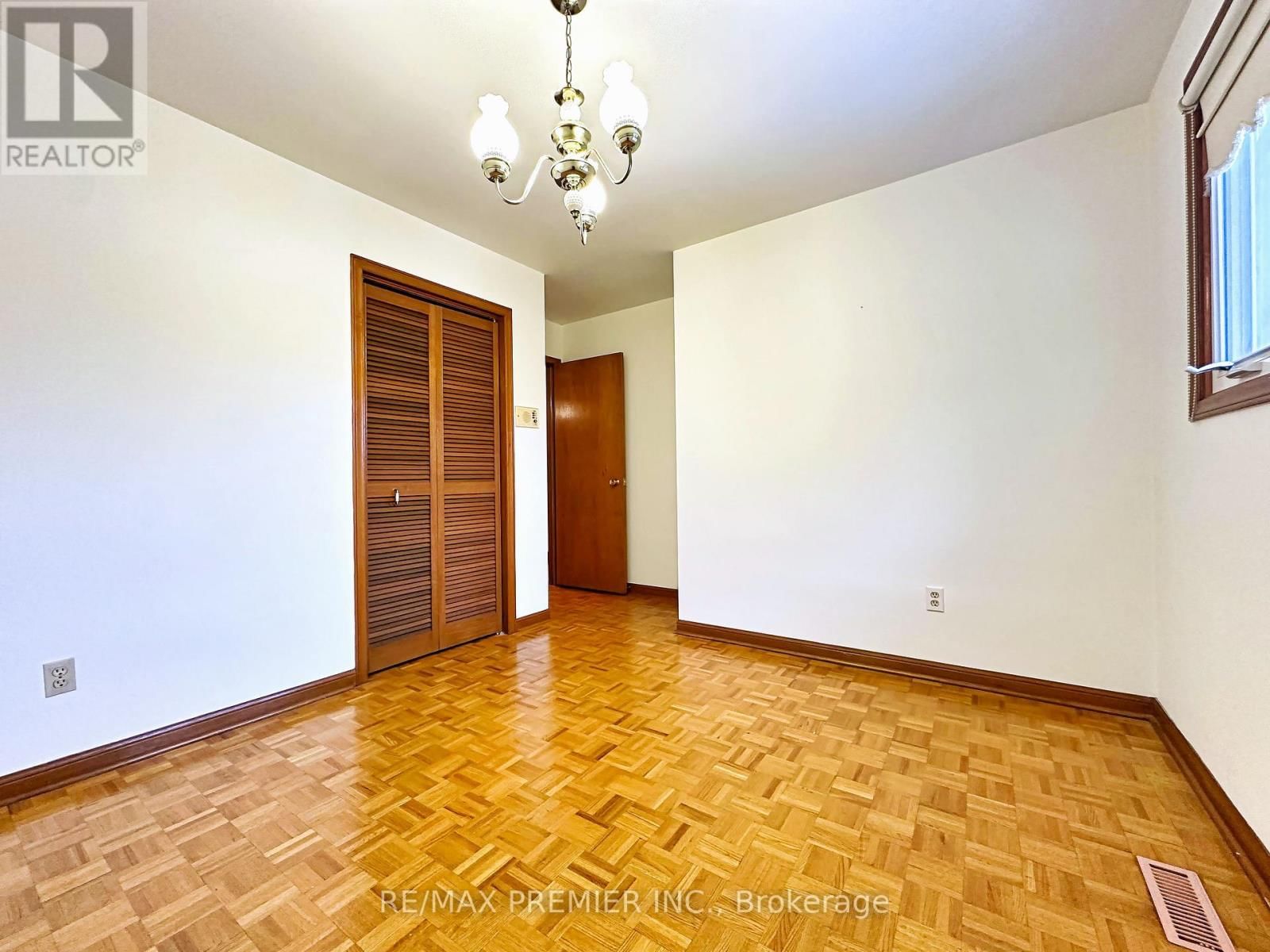 Main - 56 FAIRCHILD AVENUE Image 37