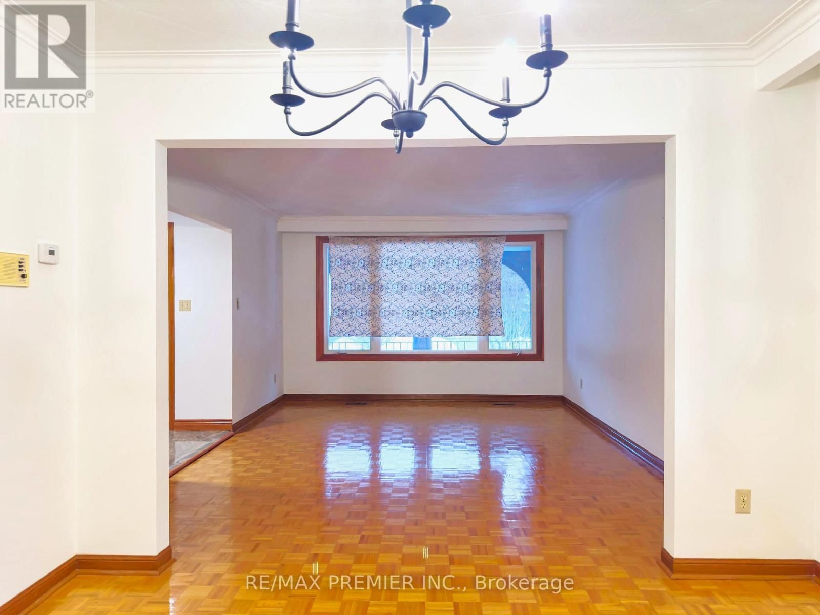 Main - 56 FAIRCHILD AVENUE Image 8