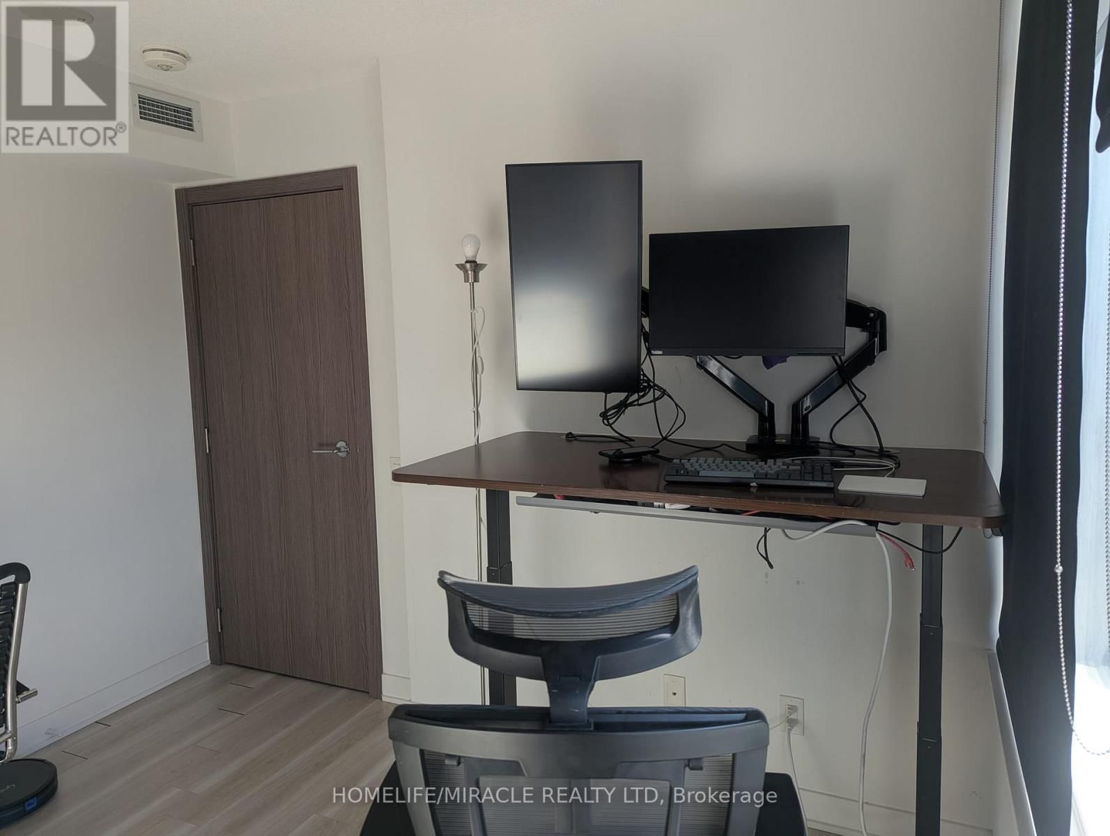 712 - 19 BATHURST STREET Image 15