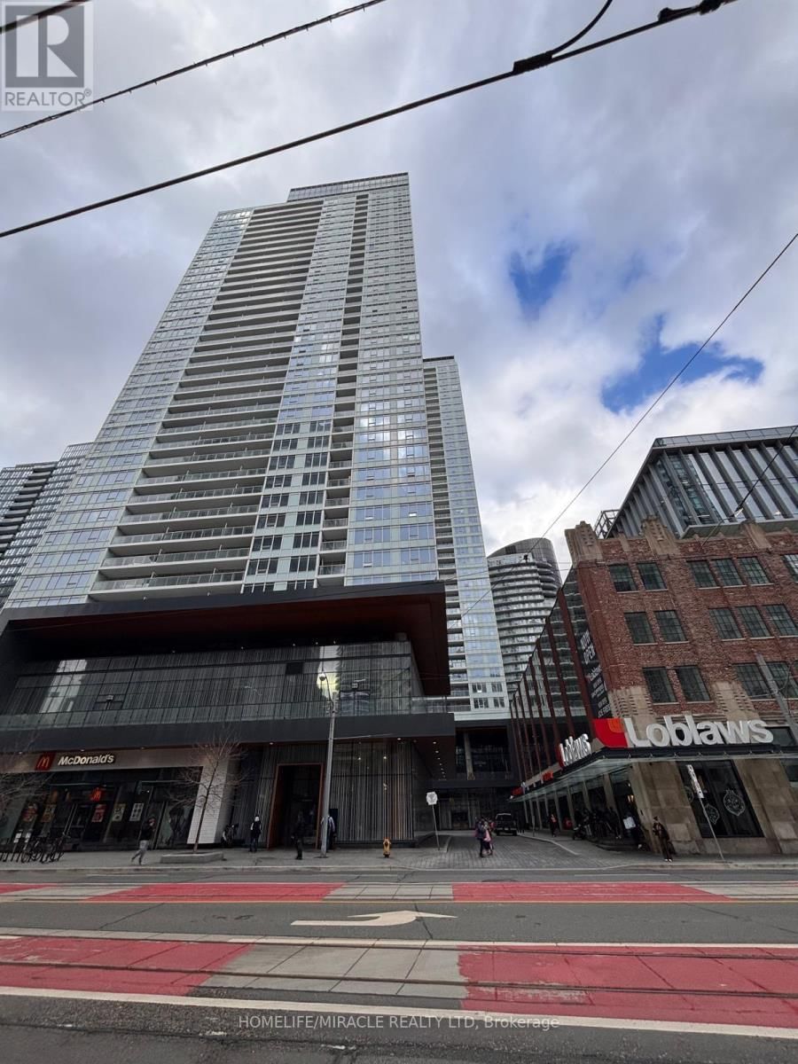 712 - 19 BATHURST STREET Image 2