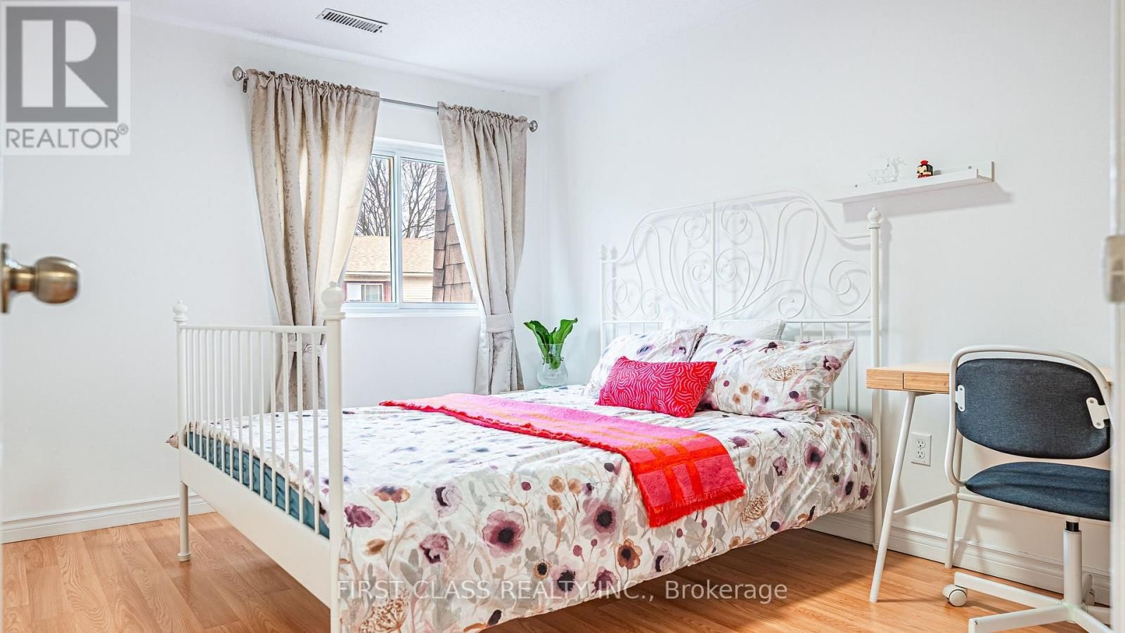 102 JENNY WRENWAY WAY Image 16