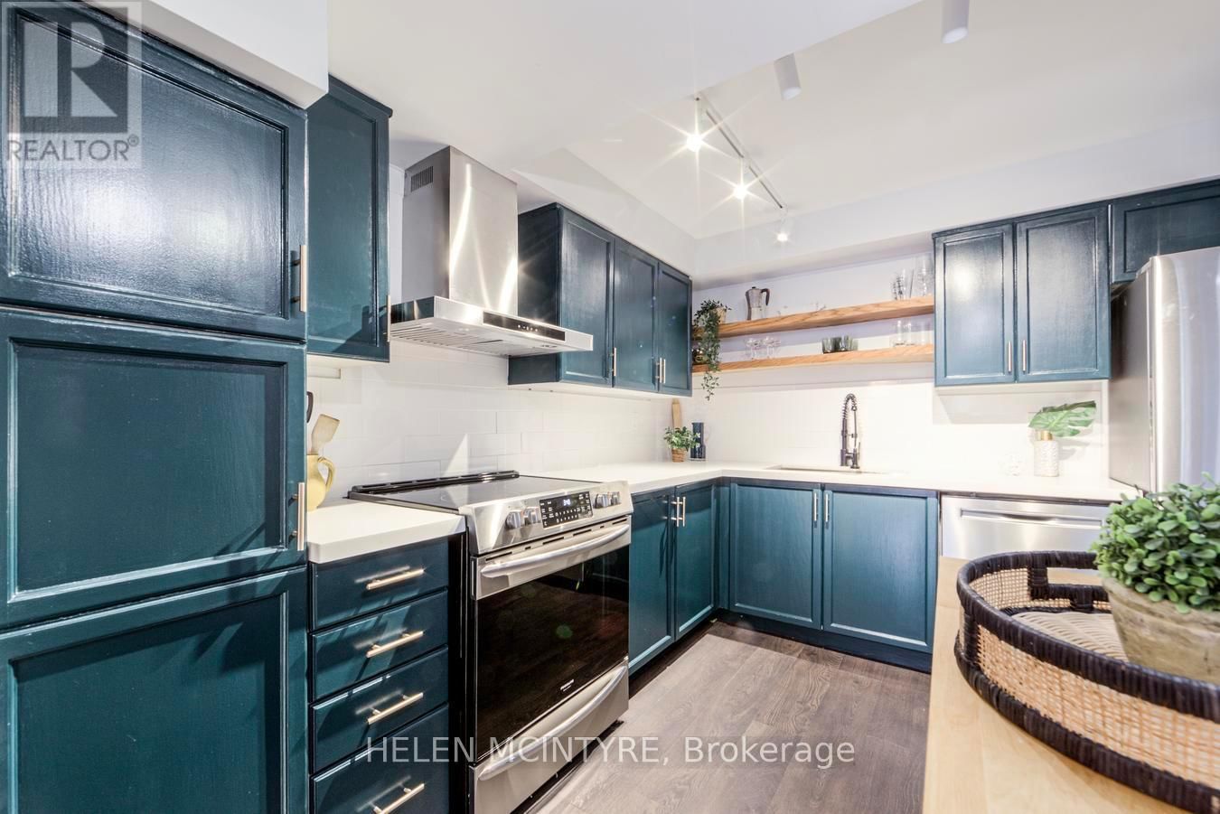 222 - 955 MILLWOOD ROAD Image 13