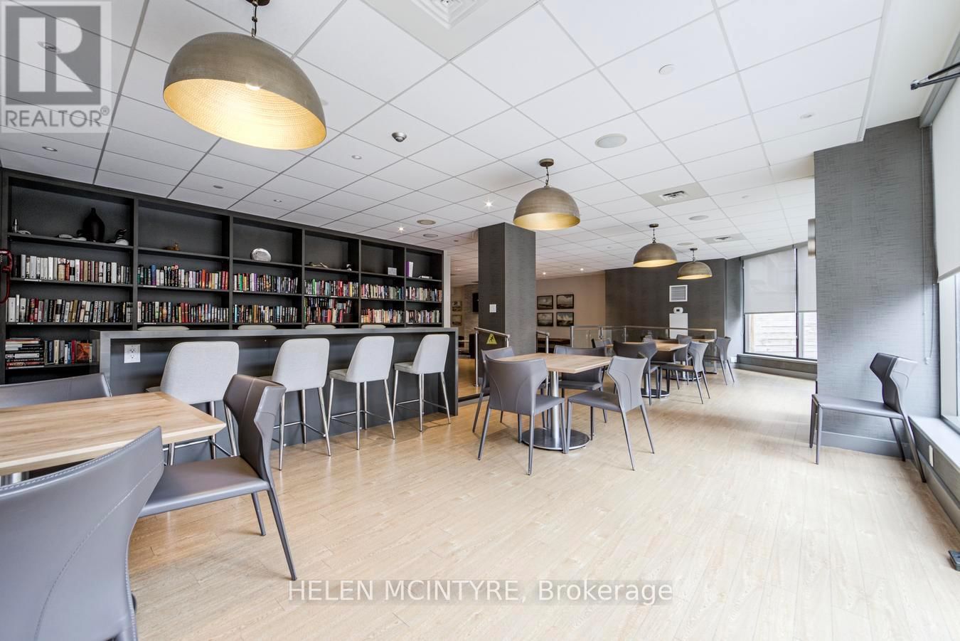 222 - 955 MILLWOOD ROAD Image 29