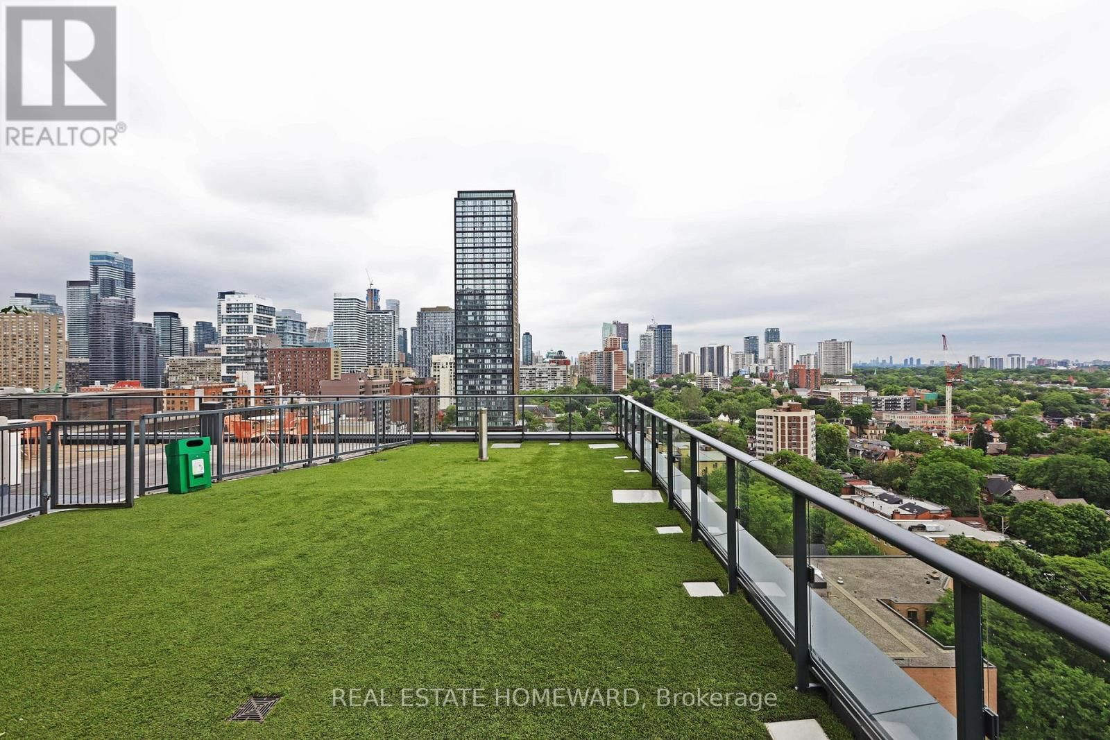 2006 - 251 JARVIS STREET Image 26