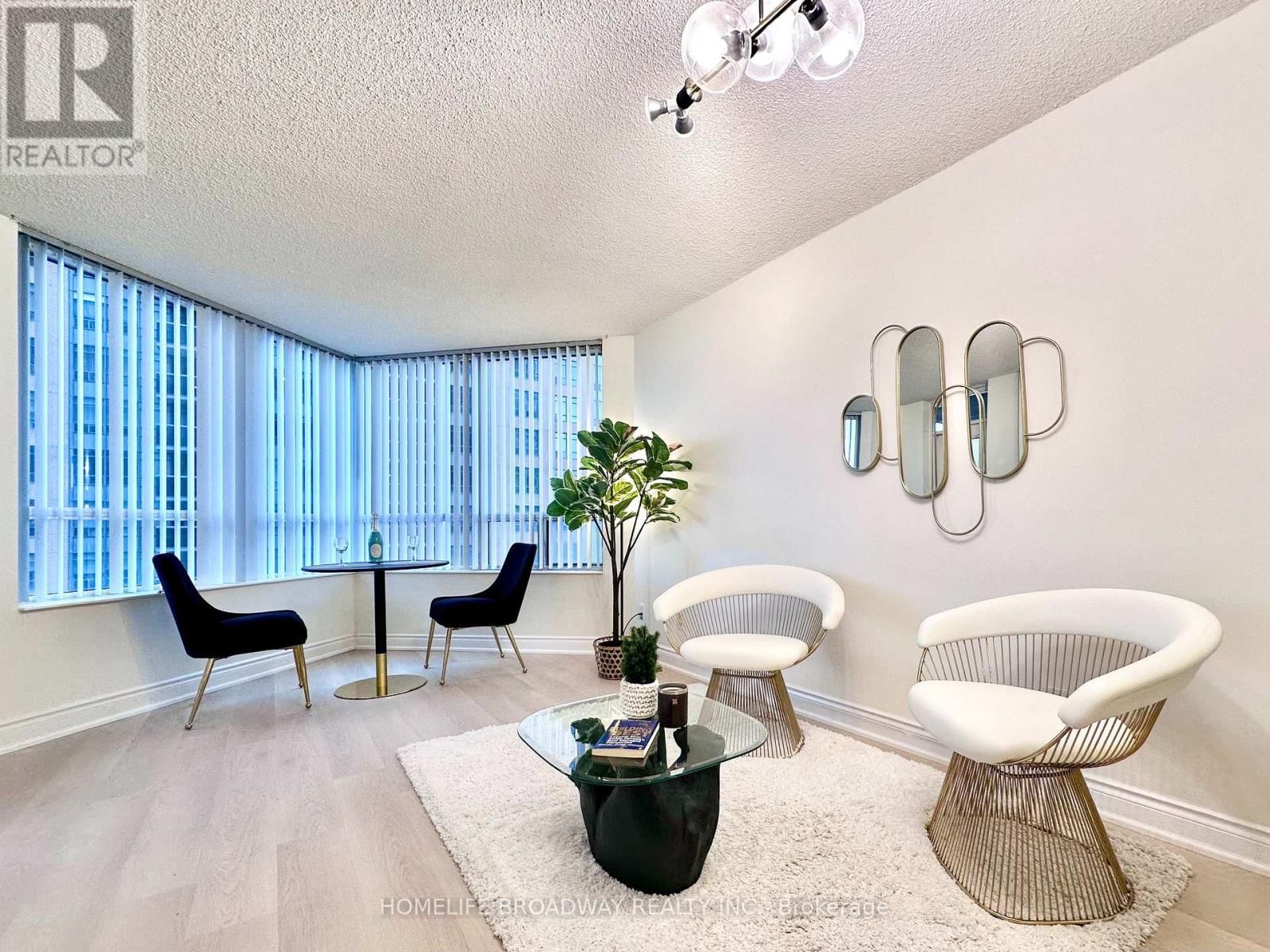 521 - 15 NORTHTOWN WAY Image 29