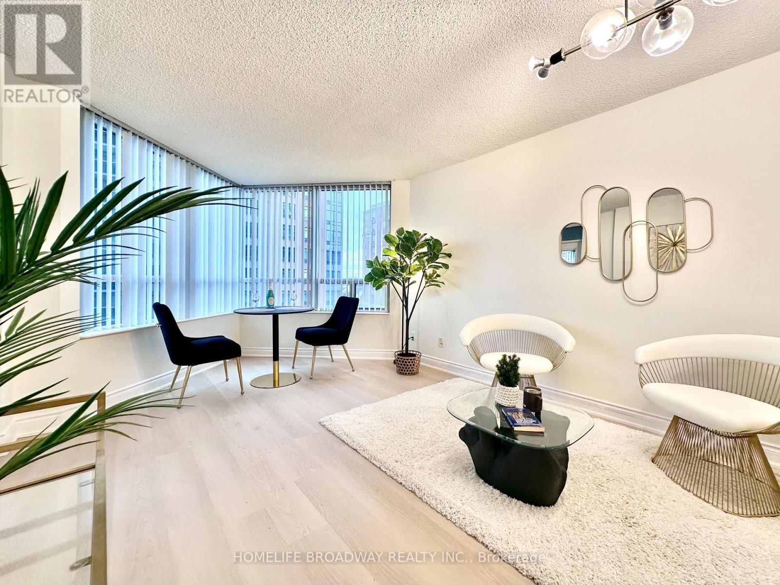 521 - 15 NORTHTOWN WAY Image 31