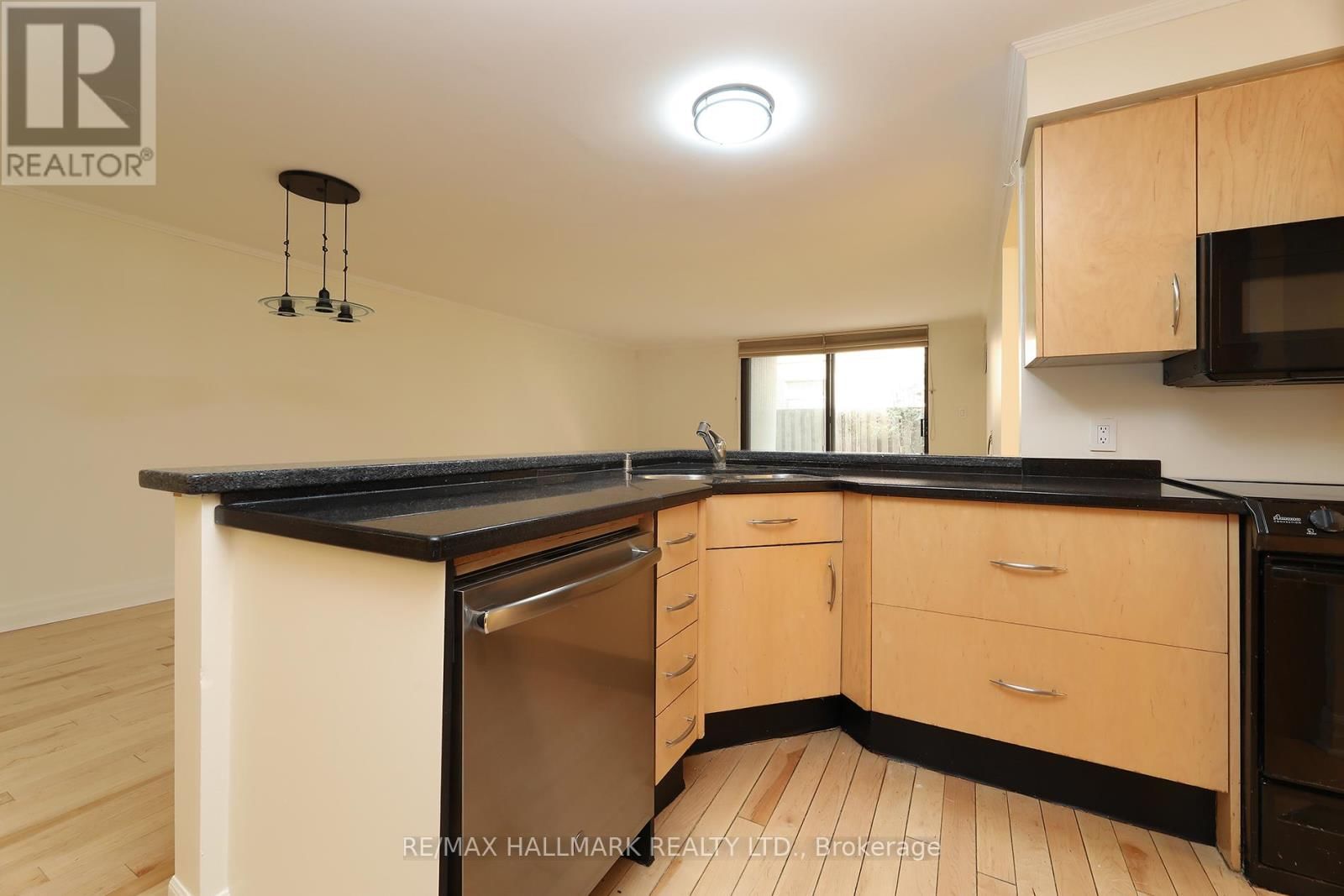 106 - 212 ST. GEORGE STREET Image 18