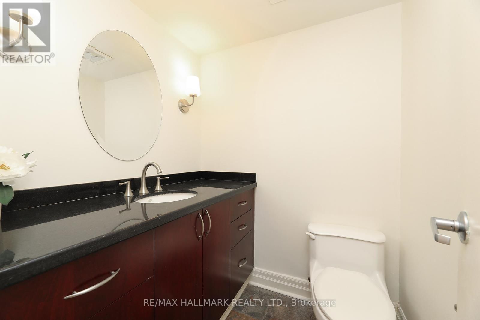 106 - 212 ST. GEORGE STREET Image 28