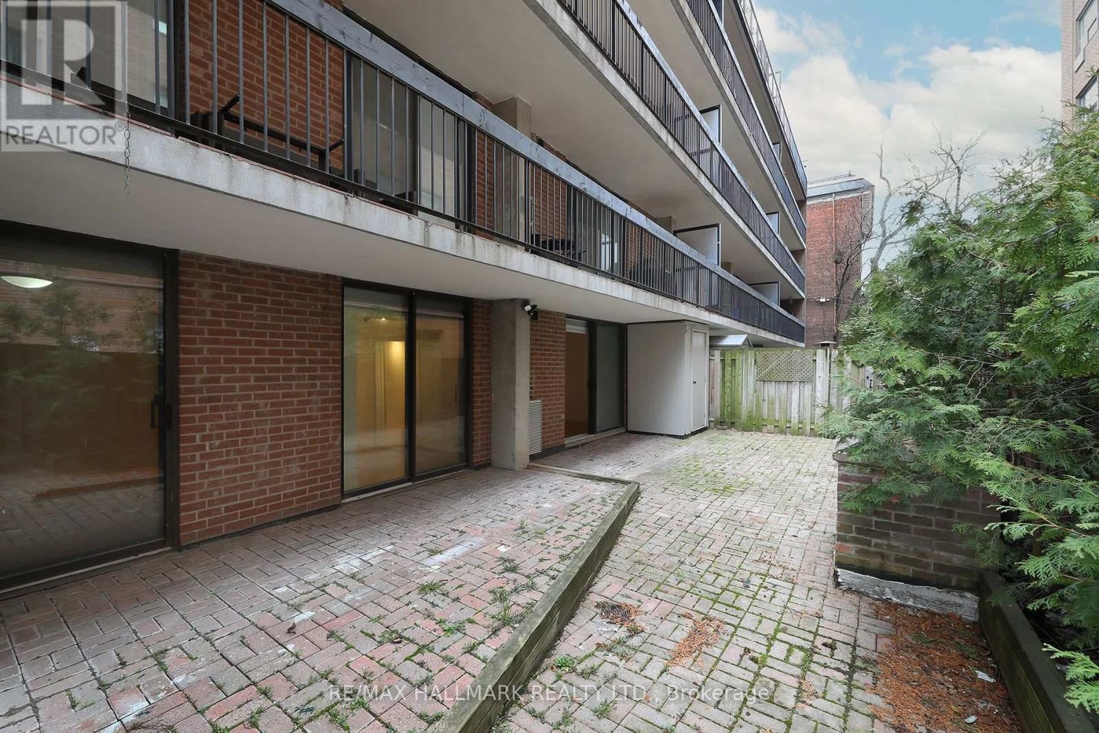 106 - 212 ST. GEORGE STREET Image 31