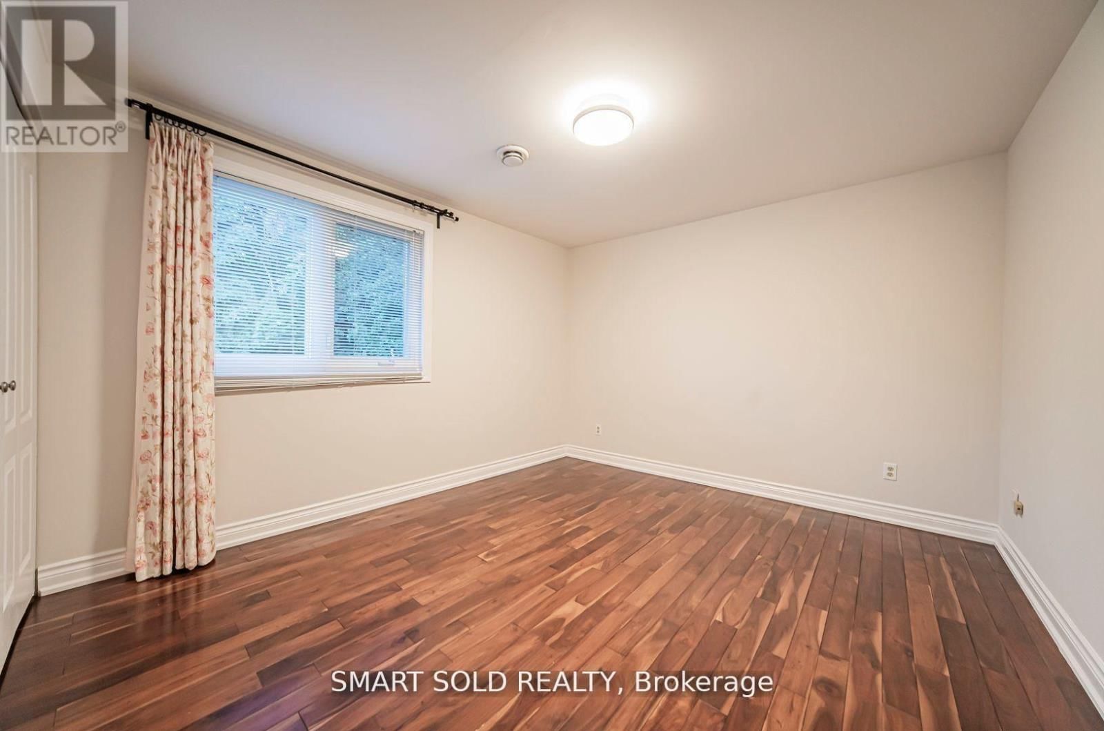 120 ABBEYWOOD TRAIL Image 16