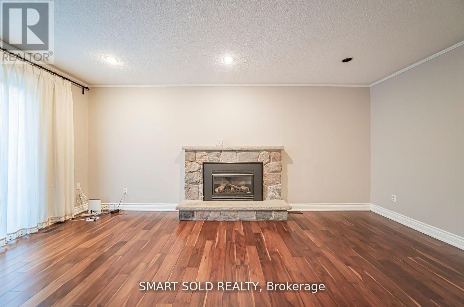 120 ABBEYWOOD TRAIL Image 9