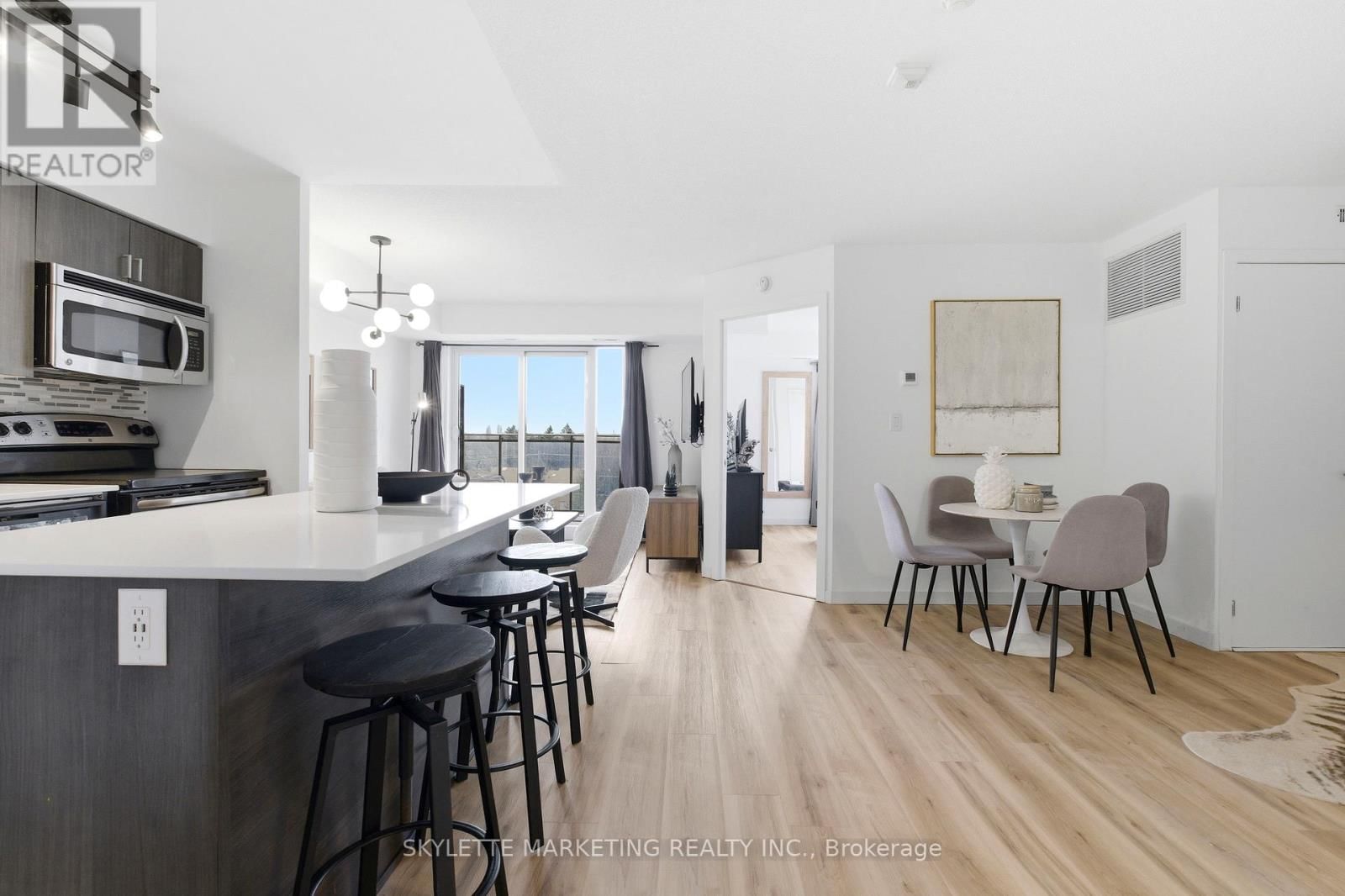 701 - 801 SHEPPARD AVENUE WEST Image 1