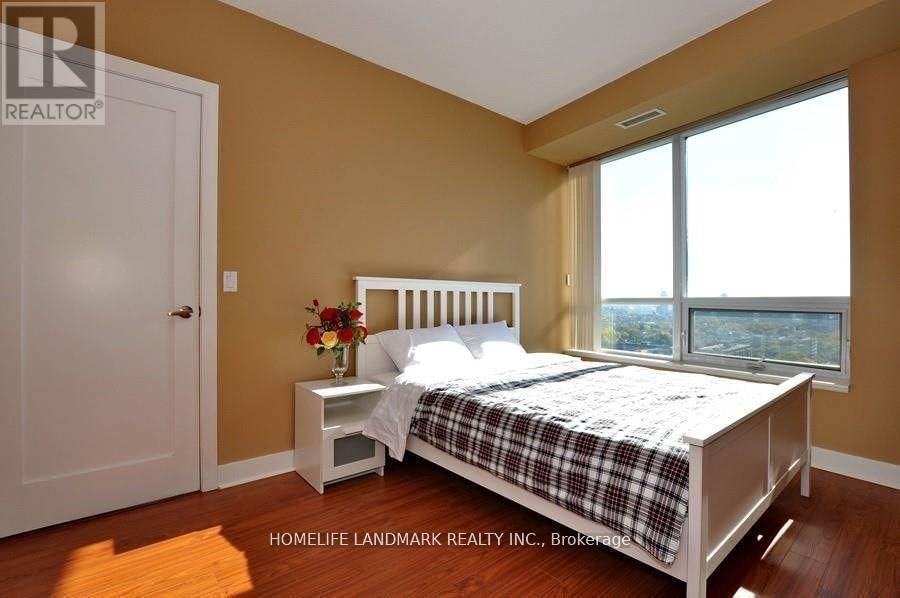 1807 - 120 HOMEWOOD AVENUE Image 9