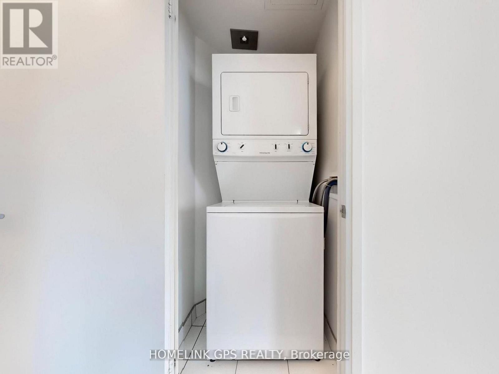 1505 - 160 VANDERHOOF AVENUE Image 22