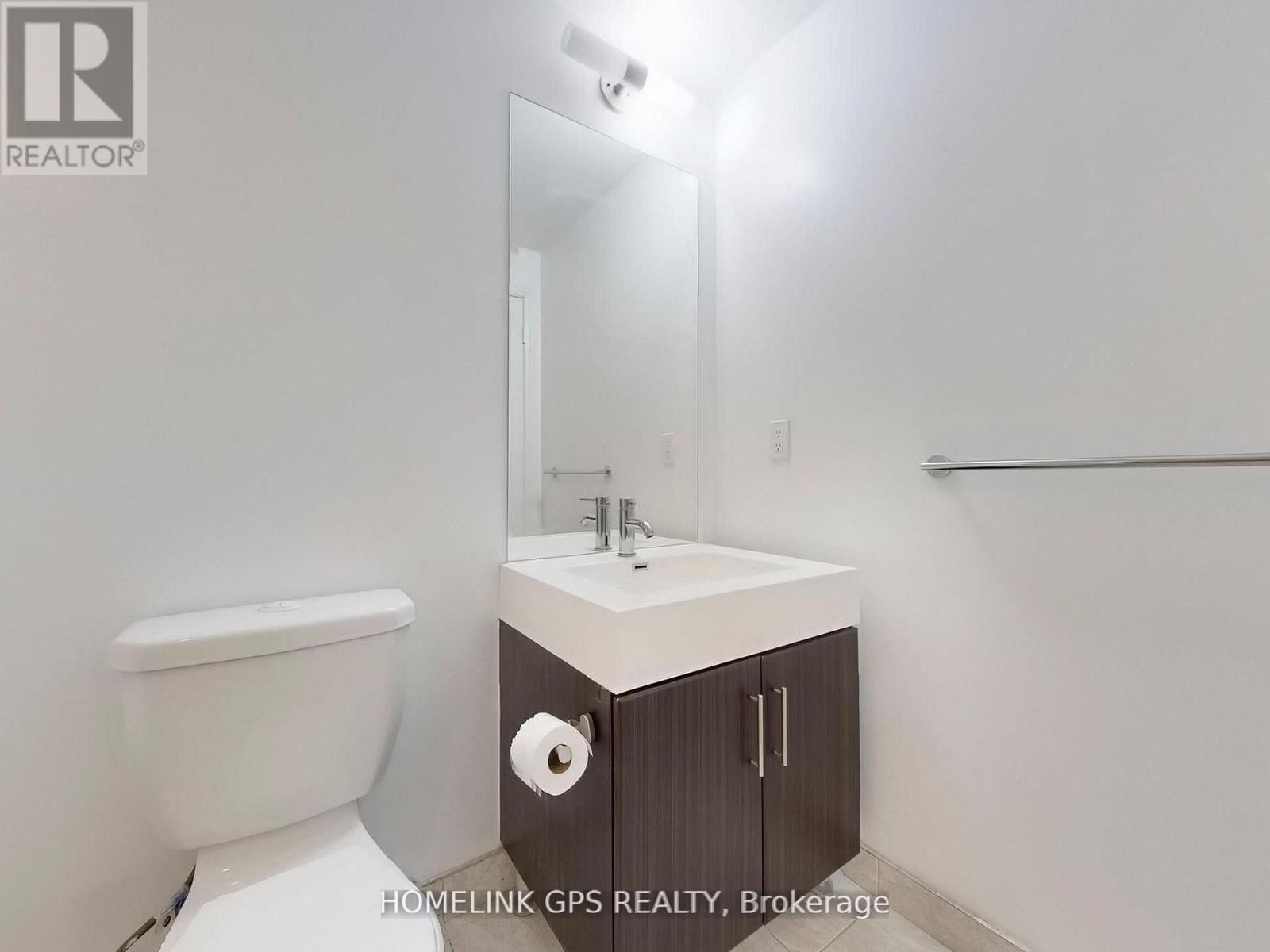 1505 - 160 VANDERHOOF AVENUE Image 23