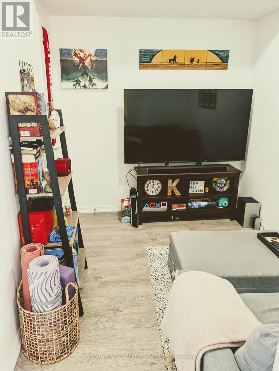 2408 - 75 EAST LIBERTY STREET Image 10