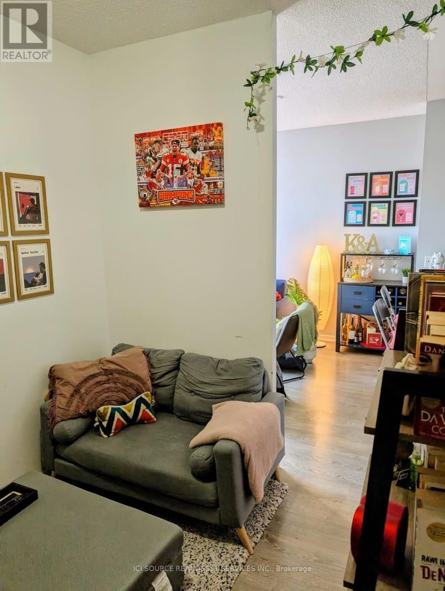 2408 - 75 EAST LIBERTY STREET Image 12