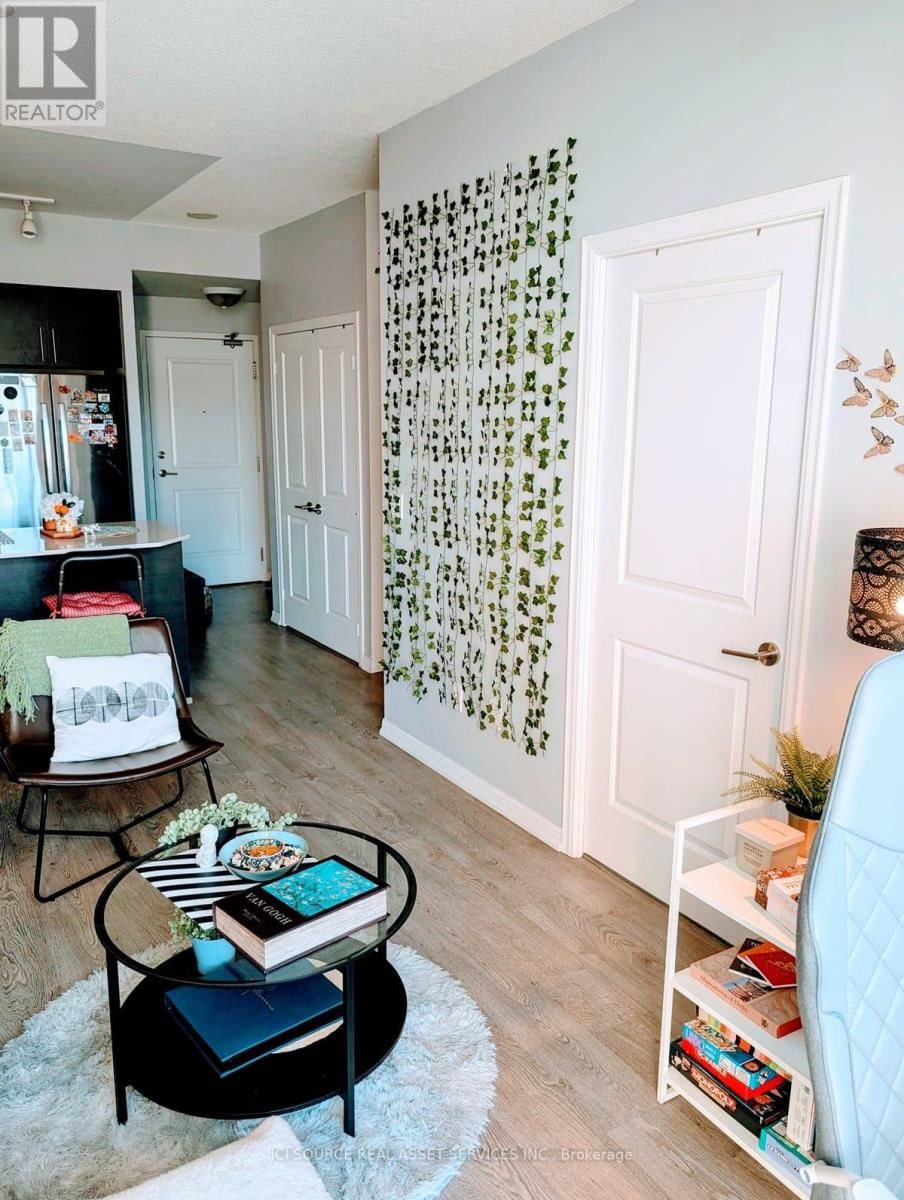 2408 - 75 EAST LIBERTY STREET Image 6