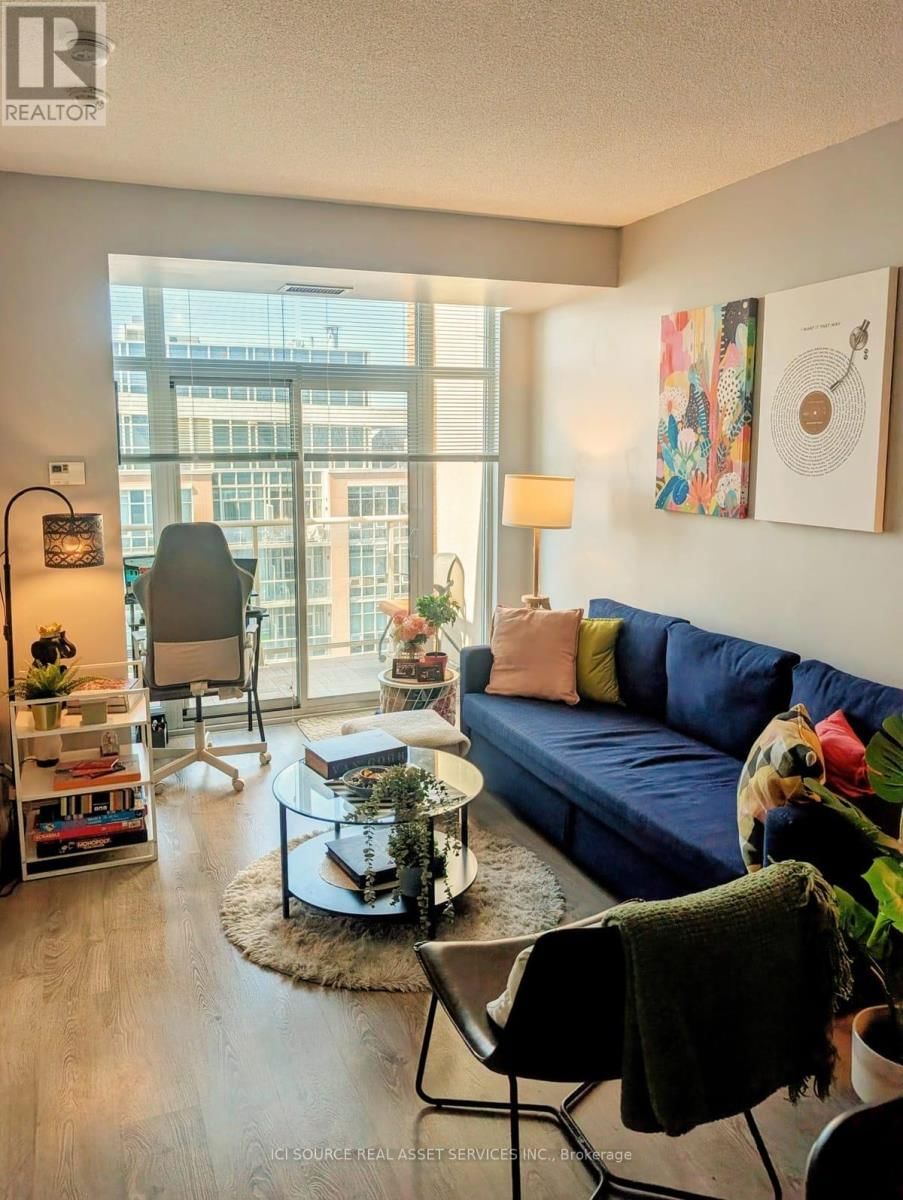 2408 - 75 EAST LIBERTY STREET Image 7