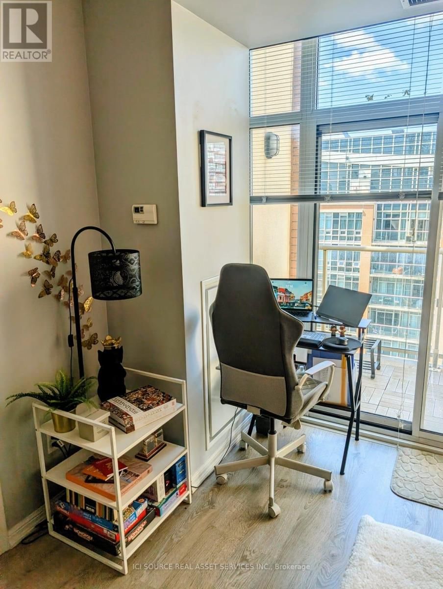 2408 - 75 EAST LIBERTY STREET Image 9