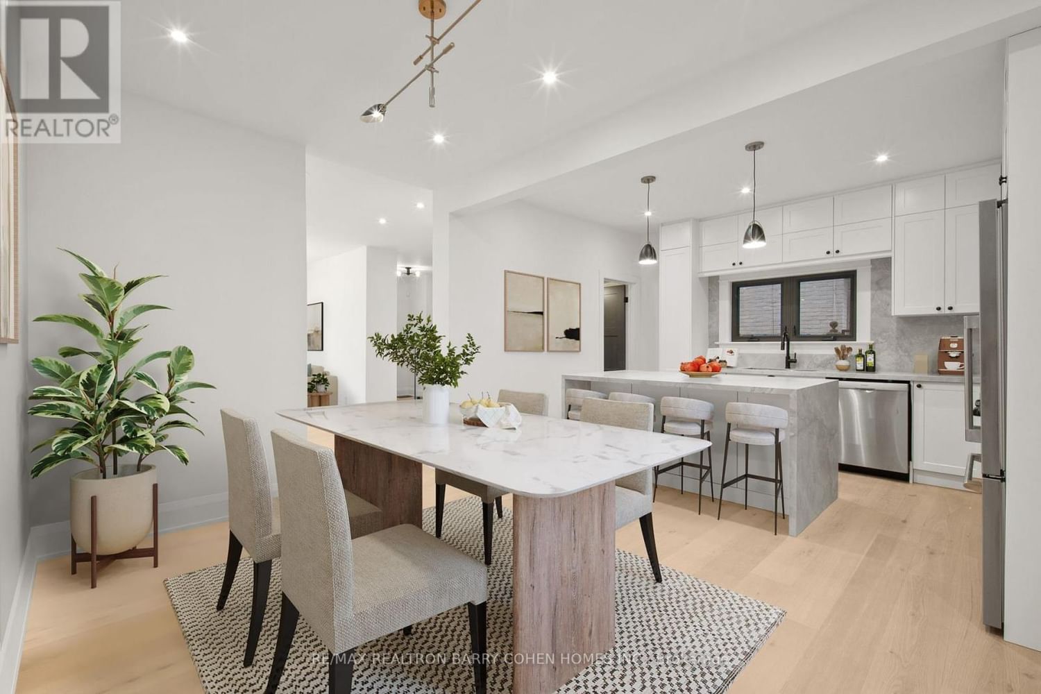 231 MACPHERSON AVENUE Image 11