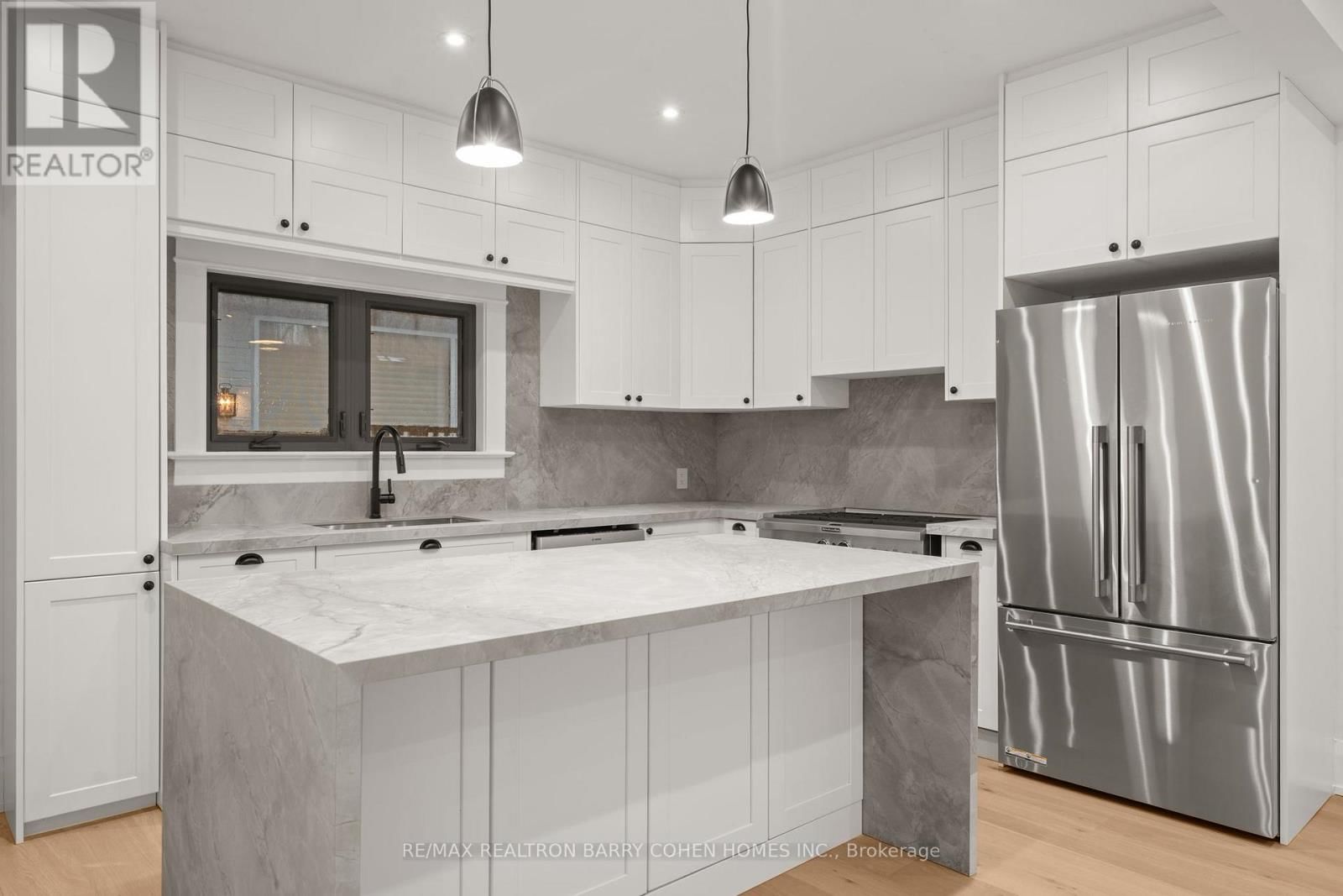 231 MACPHERSON AVENUE Image 14