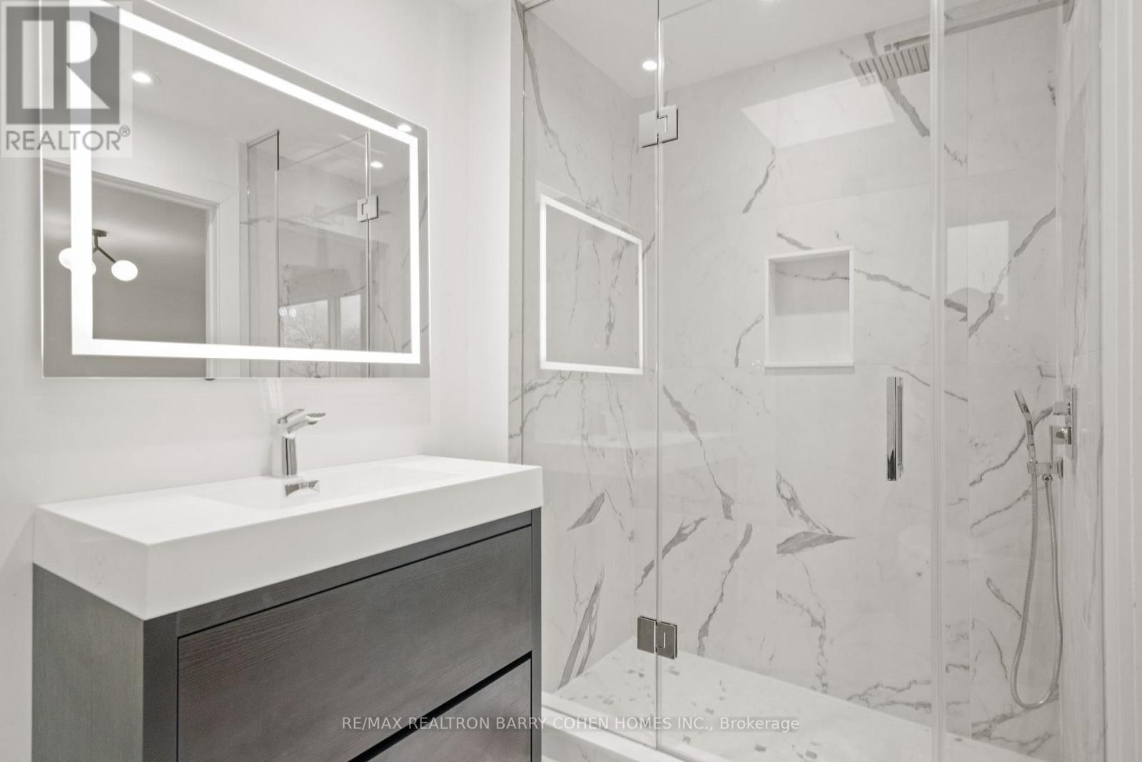 231 MACPHERSON AVENUE Image 26